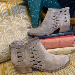 Vince Camuto Ankle Bootie w/ Weaving detail